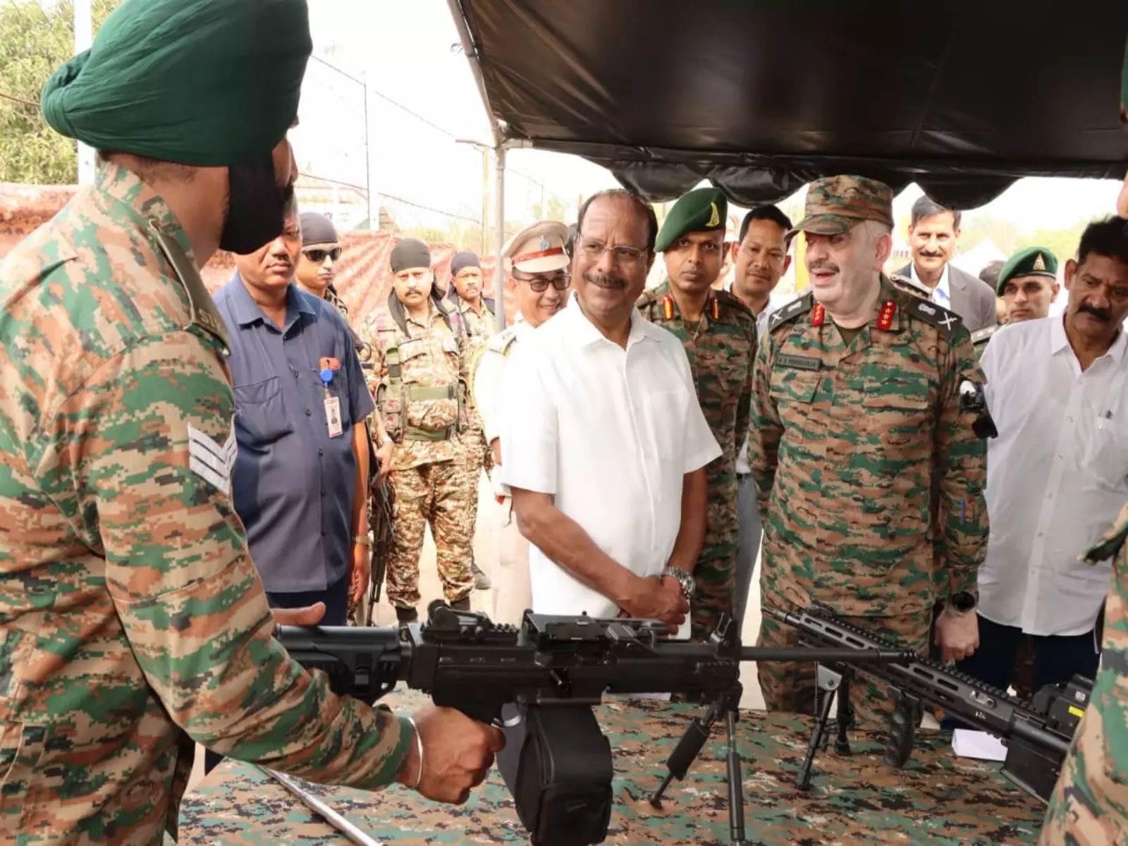 Albert Ekka Brigade ने अगरतला मिलिट्री स्टेशन पर राज्य स्तरीय मेगा एक्स-सर्विसमैन रैली का आयोजन किया Albert Ekka Brigade ने अगरतला मिलिट्री स्टेशन पर राज्य स्तरीय मेगा एक्स-सर्विसमैन रैली का आयोजन किया