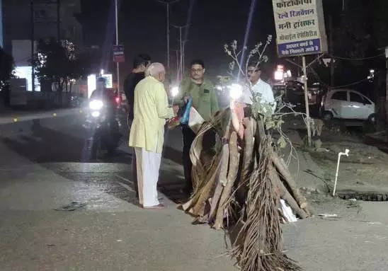 Holika दहन उत्सव: विभिन्न स्थानों पर आग जलाकर होली का पर्व मनाया Holika दहन उत्सव: विभिन्न स्थानों पर आग जलाकर होली का पर्व मनाया
