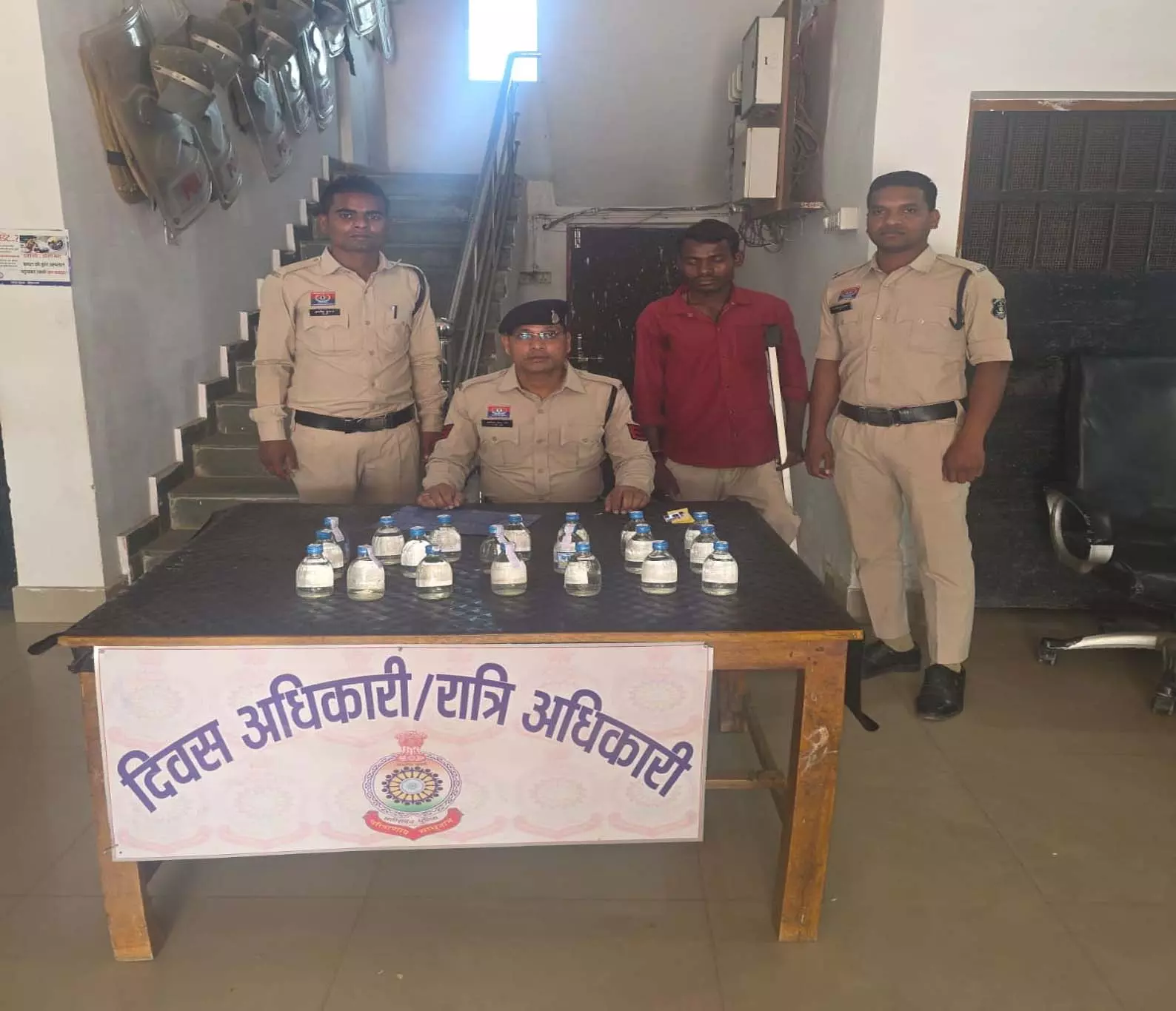 बिलासपुर में अवैध शराब पर बड़ा एक्शन, चार आरोपी गिरफ्तार बिलासपुर में अवैध शराब पर बड़ा एक्शन, चार आरोपी गिरफ्तार