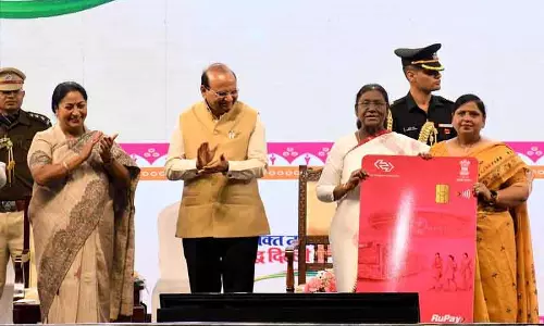 राष्ट्रपति ने Delhi सरकार की महिला-केंद्रित कल्याण योजनाओं का शुभारंभ किया