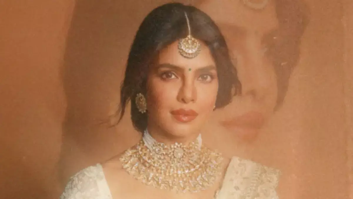 प्रियंका ने होलिका दहन पर शुभकामनाएं भेजीं, अमेरिका-ईरान विवाद के बीच एक नोट लिखा