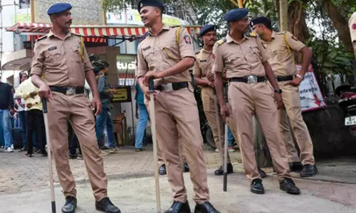 अमेरिका-इजरायल व ईरान में संघर्ष को लेकर मुंबई में जगह-जगह प्रदर्शन, पुलिस अलर्ट अमेरिका-इजरायल व ईरान में संघर्ष को लेकर मुंबई में जगह-जगह प्रदर्शन, पुलिस अलर्ट