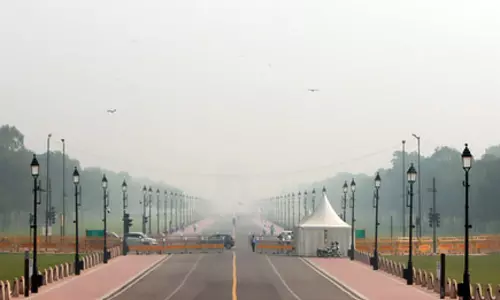 NCR में तेज हवाओं से राहत, अधिकांश इलाके रेड जोन से बाहर, प्रदूषण में आंशिक सुधार