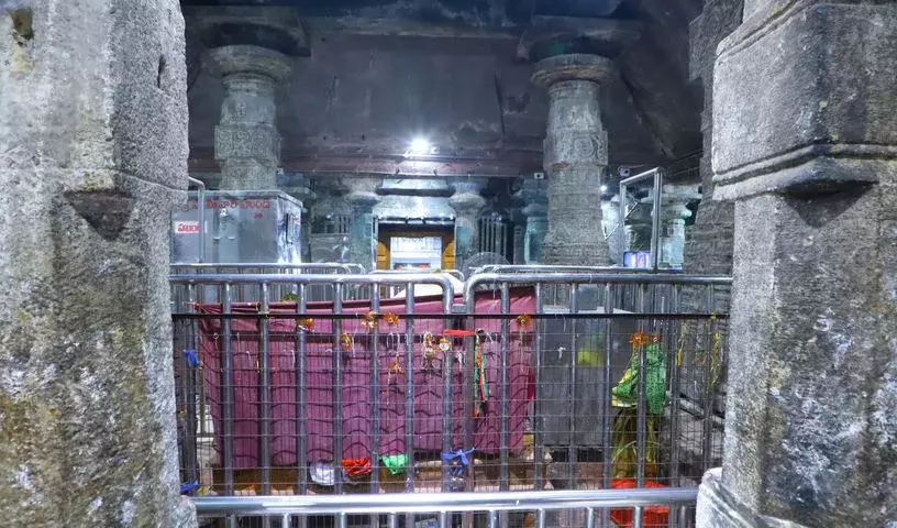 चंद्र ग्रहण के कारण करीमनगर में वेमुलावाड़ा मंदिर और अन्य मंदिर बंद