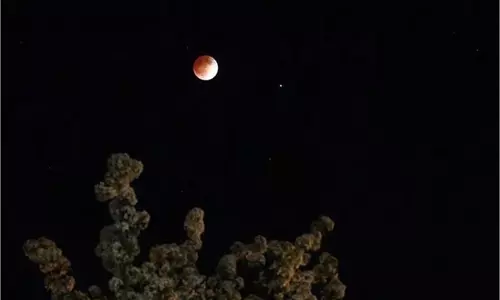 Chandra Grahan 2026: चंद्र ग्रहण खत्म होते ही क्या करें, जाने स्नान-दान से जुड़ी 5 जरूरी बातें
