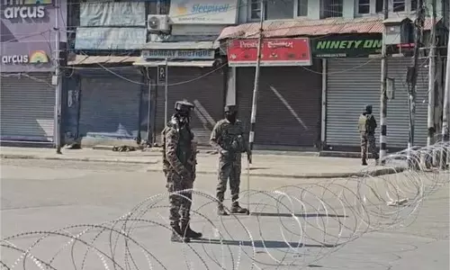 Jammu-Kashmir: सभी जिलों में सख्त पाबंदियों के आदेश जारी Jammu-Kashmir: सभी जिलों में सख्त पाबंदियों के आदेश जारी