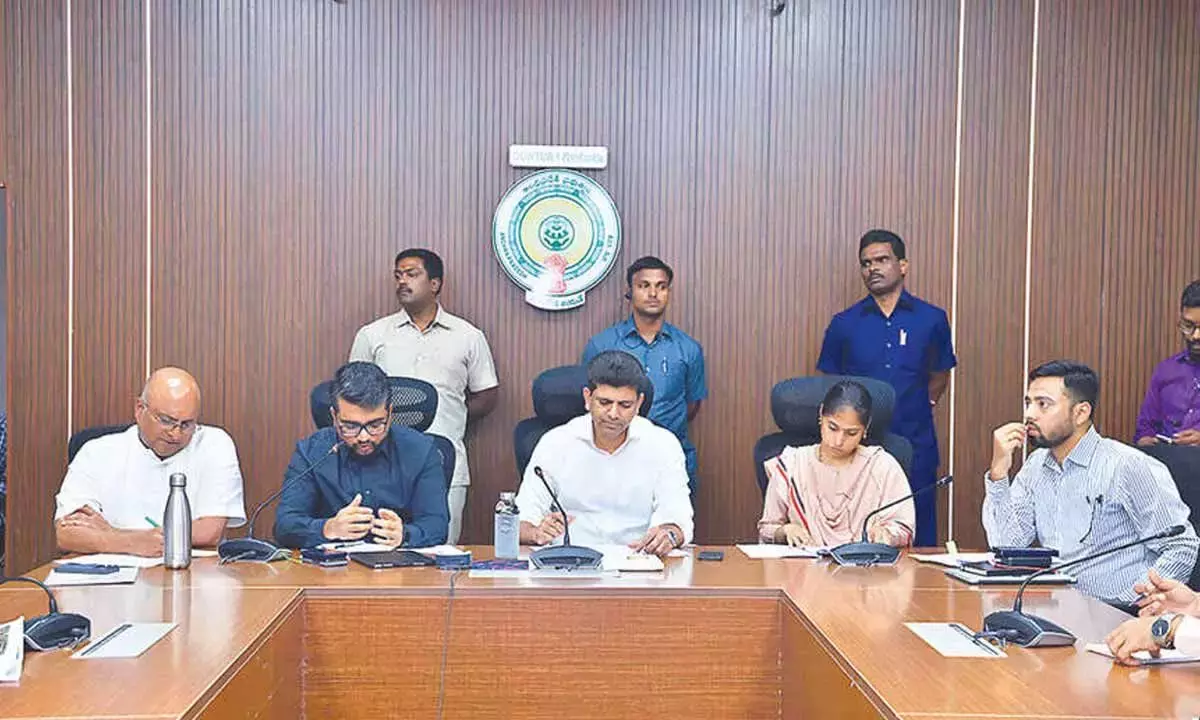 Andhra: पेम्मासानी ने गुंटूर में चल रहे कामों का रिव्यू किया