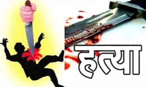 Farrukhabad: पड़ोसी विवाद बना जानलेवा, 19 वर्षीय छात्र की चाकू मारकर हत्या Farrukhabad: पड़ोसी विवाद बना जानलेवा, 19 वर्षीय छात्र की चाकू मारकर हत्या