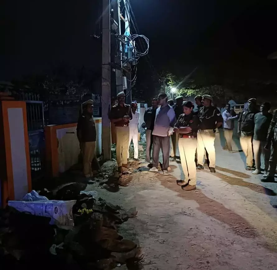 Farrukhabad: होलिका दहन स्थलों पर सख्त निगरानी Farrukhabad: होलिका दहन स्थलों पर सख्त निगरानी