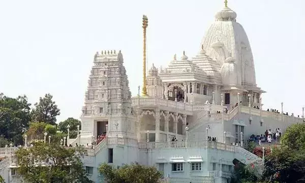 Telangana : बिरला मंदिर ने बड़े बदलाव के साथ स्वर्ण जयंती मनाई