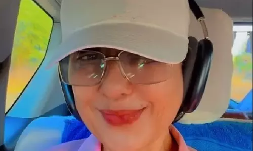 Manisha Koirala ने सुबह की स्किनकेयर रूटीन साझा की Manisha Koirala ने सुबह की स्किनकेयर रूटीन साझा की