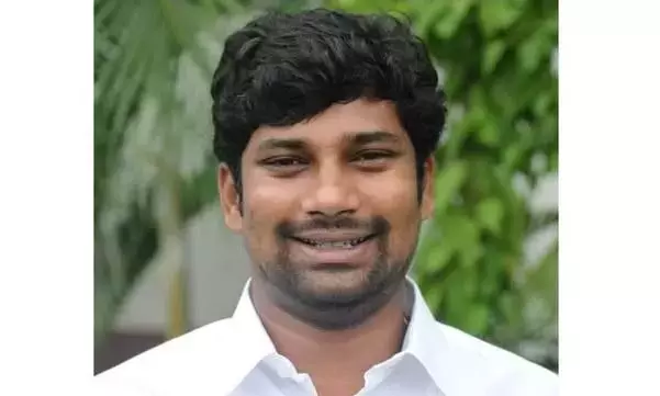 Telangana : मंचेरियल डिस्ट्रिक्ट कोर्ट ने बाल्का सुमन को ज़मानत दी Telangana : मंचेरियल डिस्ट्रिक्ट कोर्ट ने बाल्का सुमन को ज़मानत दी