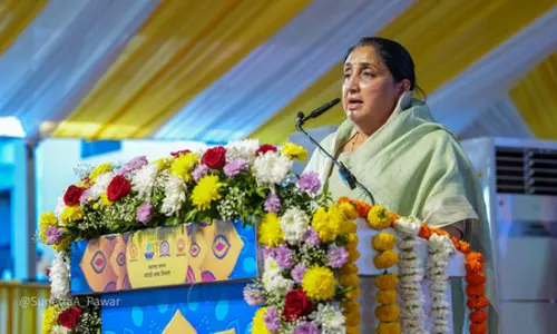 खाड़ी देशों में फंसे महाराष्ट्र के नागरिकों की सुरक्षा हमारी सर्वोच्च प्राथमिकता है: सुनेत्रा पवार खाड़ी देशों में फंसे महाराष्ट्र के नागरिकों की सुरक्षा हमारी सर्वोच्च प्राथमिकता है: सुनेत्रा पवार
