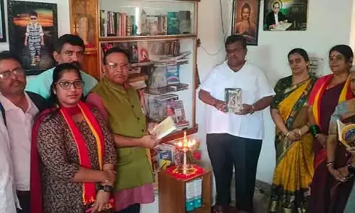 भगवान के घर जितनी ही लाइब्रेरी को भी प्राथमिकता दें: Dr. Manasas advice भगवान के घर जितनी ही लाइब्रेरी को भी प्राथमिकता दें: Dr. Manasas advice