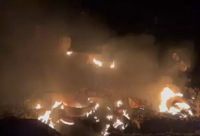 Kannauj: सड़क हादसे में ट्रैक्टर दुर्घटनाग्रस्त, चालक से नियंत्रण छूटा, ट्रैक्टर पलटा