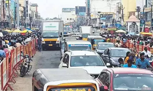 Chennai: रेटेरी जंक्शन पर सिग्नल फेल होने से ट्रैफिक जाम Chennai: रेटेरी जंक्शन पर सिग्नल फेल होने से ट्रैफिक जाम