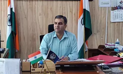 DC ने रामबन में इंफ्रास्ट्रक्चर प्रोजेक्ट्स का निरीक्षण किया, लोगों की शिकायतें सुनीं DC ने रामबन में इंफ्रास्ट्रक्चर प्रोजेक्ट्स का निरीक्षण किया, लोगों की शिकायतें सुनीं