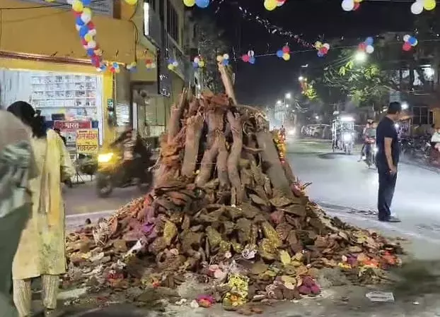 Farrukhabad: होलिका दहन की तैयारी अंतिम चरण में Farrukhabad: होलिका दहन की तैयारी अंतिम चरण में