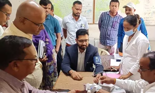 कलेक्टर ने कराया अपना हेल्थ चेकअप कलेक्टर ने कराया अपना हेल्थ चेकअप