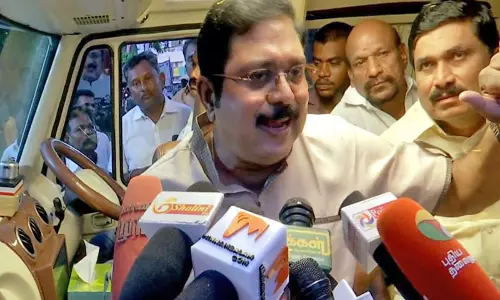 Dhinakaran बोले—‘चुनाव के समय की नौटंकी’, एमके स्टालिन की 2000 रुपये घोषणा पर तंज Dhinakaran बोले—‘चुनाव के समय की नौटंकी’, एमके स्टालिन की 2000 रुपये घोषणा पर तंज