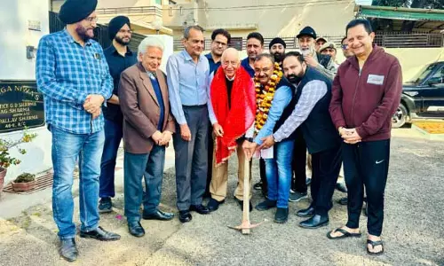 MLA Vikram Randhawa ने गांधी नगर के वार्ड 20 में टाइल का काम शुरू किया MLA Vikram Randhawa ने गांधी नगर के वार्ड 20 में टाइल का काम शुरू किया