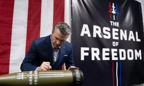 Hegseth​: ईरान में न तो बूट और न ही न्यूक