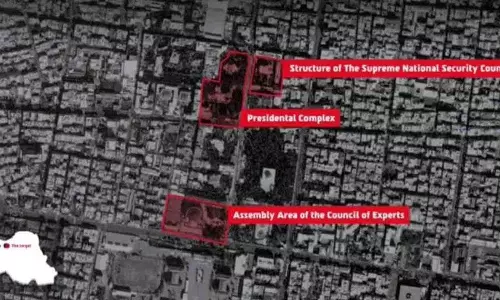 Iran और अमेरिका-इज़राइल युद्ध हमलों और जवाबी हमलों के साथ बढ़ता जा रहा Iran और अमेरिका-इज़राइल युद्ध हमलों और जवाबी हमलों के साथ बढ़ता जा रहा