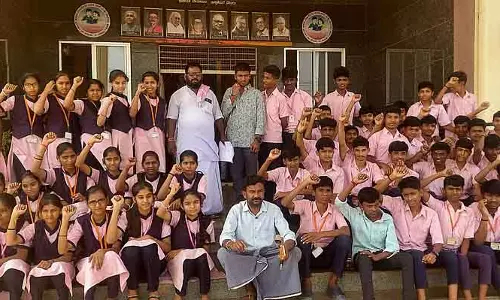 Teacher हेमराज का दूसरे स्कूल में ट्रांसफर: स्टूडेंट्स और पेरेंट्स का विरोध