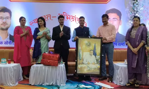 निवर्तमान कलेक्टर दीपक सोनी को दी गई विदाई निवर्तमान कलेक्टर दीपक सोनी को दी गई विदाई