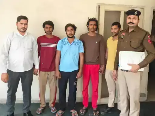 Palwal: पलवल साइबर पुलिस की बड़ी कार्रवाई, ब्लैकमेलिंग रैकेट का खुलासा Palwal: पलवल साइबर पुलिस की बड़ी कार्रवाई, ब्लैकमेलिंग रैकेट का खुलासा