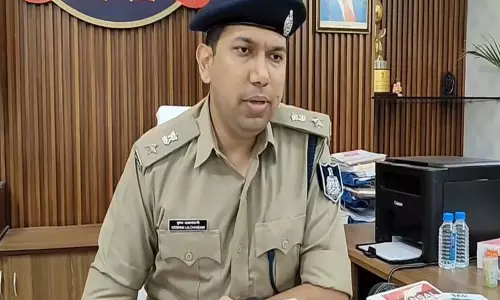 MP: इंदौर में सीवेज लाइन की सफाई करते समय नगर निगम के दो सफाई कर्मचारियों की मौत MP: इंदौर में सीवेज लाइन की सफाई करते समय नगर निगम के दो सफाई कर्मचारियों की मौत