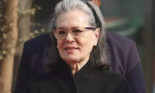 Sonia Gandhi ने खामेनेई पर केंद्र पर हमला किया, आलोचकों ने सद्दाम प्रकरण का हवाला दिया