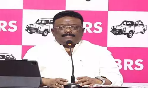 BRS MLC ने KGBV में 100 करोड़ रुपये के बंकर बेड घोटाले और ओयू में परीक्षा में अनियमितता का आरोप लगाया BRS MLC ने KGBV में 100 करोड़ रुपये के बंकर बेड घोटाले और ओयू में परीक्षा में अनियमितता का आरोप लगाया