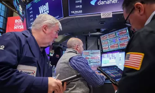 US-ईरान तनाव से महंगाई की आशंका बढ़ने से Wall Street फ्यूचर्स में 2% तक की गिरावट US-ईरान तनाव से महंगाई की आशंका बढ़ने से Wall Street फ्यूचर्स में 2% तक की गिरावट