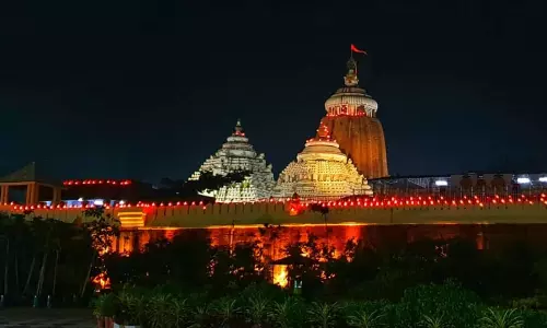 Puri जगन्नाथ मंदिर में आज रात विशेष पूजा और सुना बेशा कार्यक्रम Puri जगन्नाथ मंदिर में आज रात विशेष पूजा और सुना बेशा कार्यक्रम