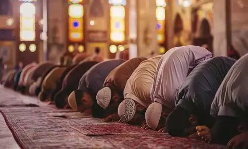 विद्वानों ने समुदाय को Ramzan के दौरान ज़कात के पैसे के गलत इस्तेमाल के खिलाफ़ चेतावनी दी