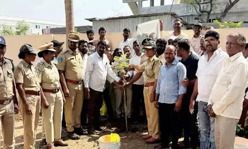 Forest Officers कहते हैं कि वन वन्यजीवों की सुरक्षा का आधार हैं Forest Officers कहते हैं कि वन वन्यजीवों की सुरक्षा का आधार हैं