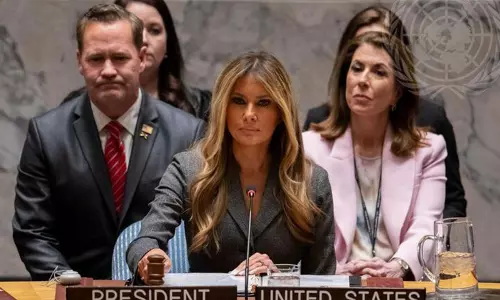 US की फर्स्ट लेडी मेलानिया ट्रंप ने UN मीटिंग की अध्यक्षता की, शिक्षा के ज़रिए शांति को बढ़ावा दिया