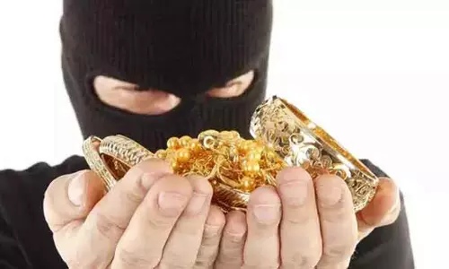 Warangal और करीमनगर में सोने और कैश की चोरी से लोग परेशान