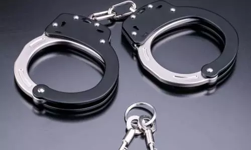 सहरसा में इनामी वांछित अपराधी गिरफ्तार, कई हथियार बरामद सहरसा में इनामी वांछित अपराधी गिरफ्तार, कई हथियार बरामद