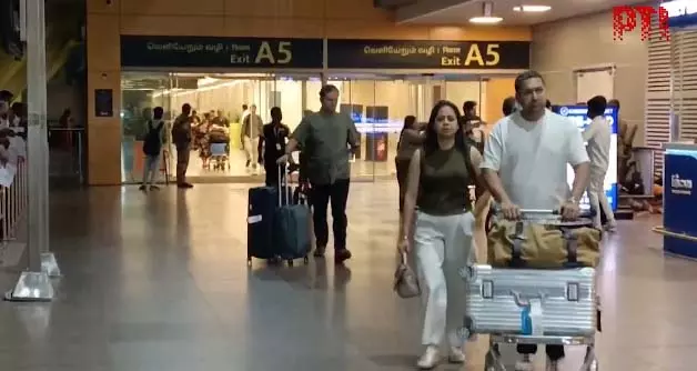 चेन्नई लौटे दुबई में फंसे 217 भारतीय यात्री, वीडियो चेन्नई लौटे दुबई में फंसे 217 भारतीय यात्री, वीडियो