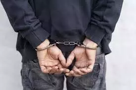 Bihar : पुलिस छापामारी, ब्राउन शुगर के साथ दो युवक गिरफ्तार Bihar : पुलिस छापामारी, ब्राउन शुगर के साथ दो युवक गिरफ्तार