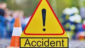 Hathras Accident: बस और कार में जबरदस्त टक्कर, 6 की मौत, 6 घायल Hathras Accident: बस और कार में जबरदस्त टक्कर, 6 की मौत, 6 घायल
