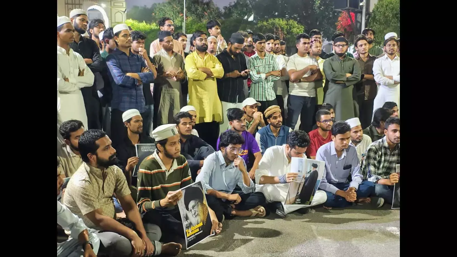 अयातुल्ला अली खामेनेई की हत्या पर MANUU में विरोध प्रदर्शन हुआ अयातुल्ला अली खामेनेई की हत्या पर MANUU में विरोध प्रदर्शन हुआ