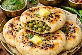 Hare Matar Ka Kulcha: तैयार करें हरे मटर का टेस्टी कुलचा Hare Matar Ka Kulcha: तैयार करें हरे मटर का टेस्टी कुलचा