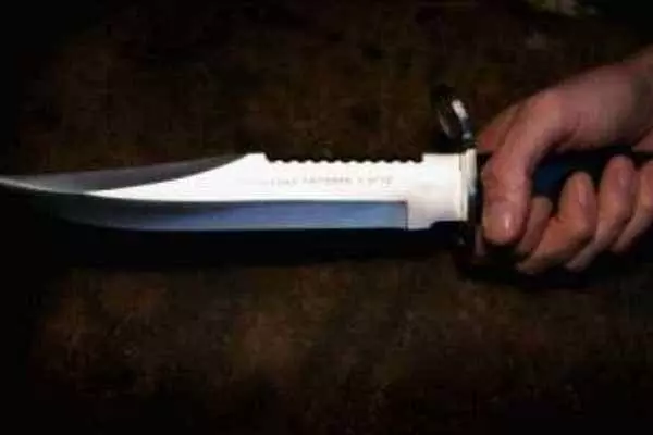 बदमाश से परेशान थे रहवासी, चाकू के साथ गिरफ्तारी बदमाश से परेशान थे रहवासी, चाकू के साथ गिरफ्तारी