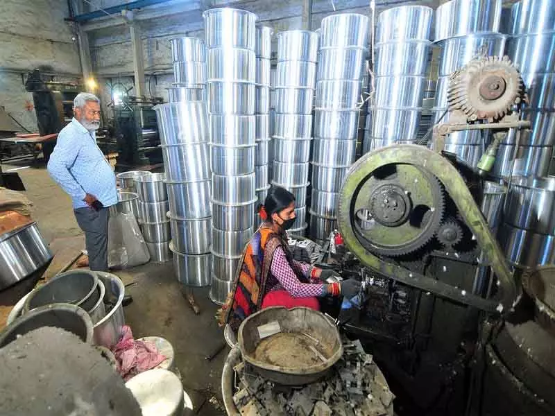 Haryana बजट: MSMEs, एक्सपोर्ट्स को बड़ा बढ़ावा; इंडस्ट्रीज़ के लिए 1,950.92 करोड़ रुपये Haryana बजट: MSMEs, एक्सपोर्ट्स को बड़ा बढ़ावा; इंडस्ट्रीज़ के लिए 1,950.92 करोड़ रुपये