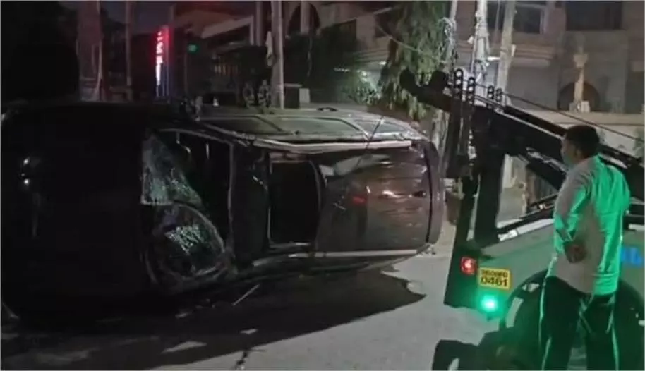 Jalandhar :तेज रफ्तार स्कॉर्पियो और ऑल्टो कार के बीच जोरदार टक्कर Jalandhar :तेज रफ्तार स्कॉर्पियो और ऑल्टो कार के बीच जोरदार टक्कर