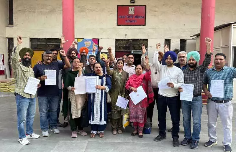 Ludhiana के कंप्यूटर टीचरों ने नॉन-टीचिंग कामों को लेकर आंदोलन तेज करने की धमकी दी Ludhiana के कंप्यूटर टीचरों ने नॉन-टीचिंग कामों को लेकर आंदोलन तेज करने की धमकी दी
