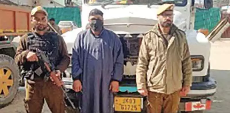 अवैध खनन: अवंतीपोरा, शोपियां, कुलगाम से 5 गिरफ्तार, 10 वाहन जब्त: पुलिस अवैध खनन: अवंतीपोरा, शोपियां, कुलगाम से 5 गिरफ्तार, 10 वाहन जब्त: पुलिस